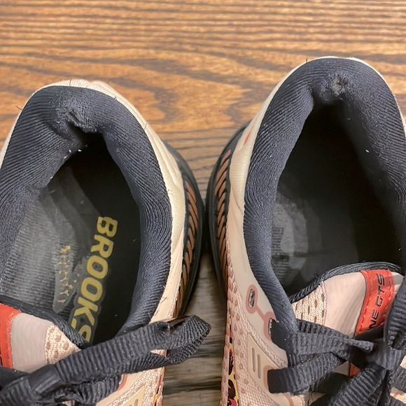 Adrenaline GTS Brooks Limited Edition - Picture 7 of 9